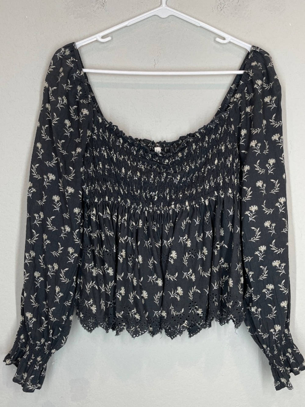 American Eagle Babydoll Top Women's Size M Floral Smocked Peasant Long Sleeve